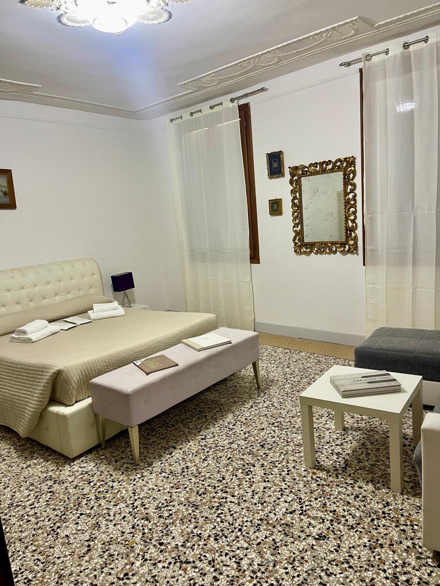 The B Collection - San Marco Riva Schiavoni Apartment Венеция Екстериор снимка