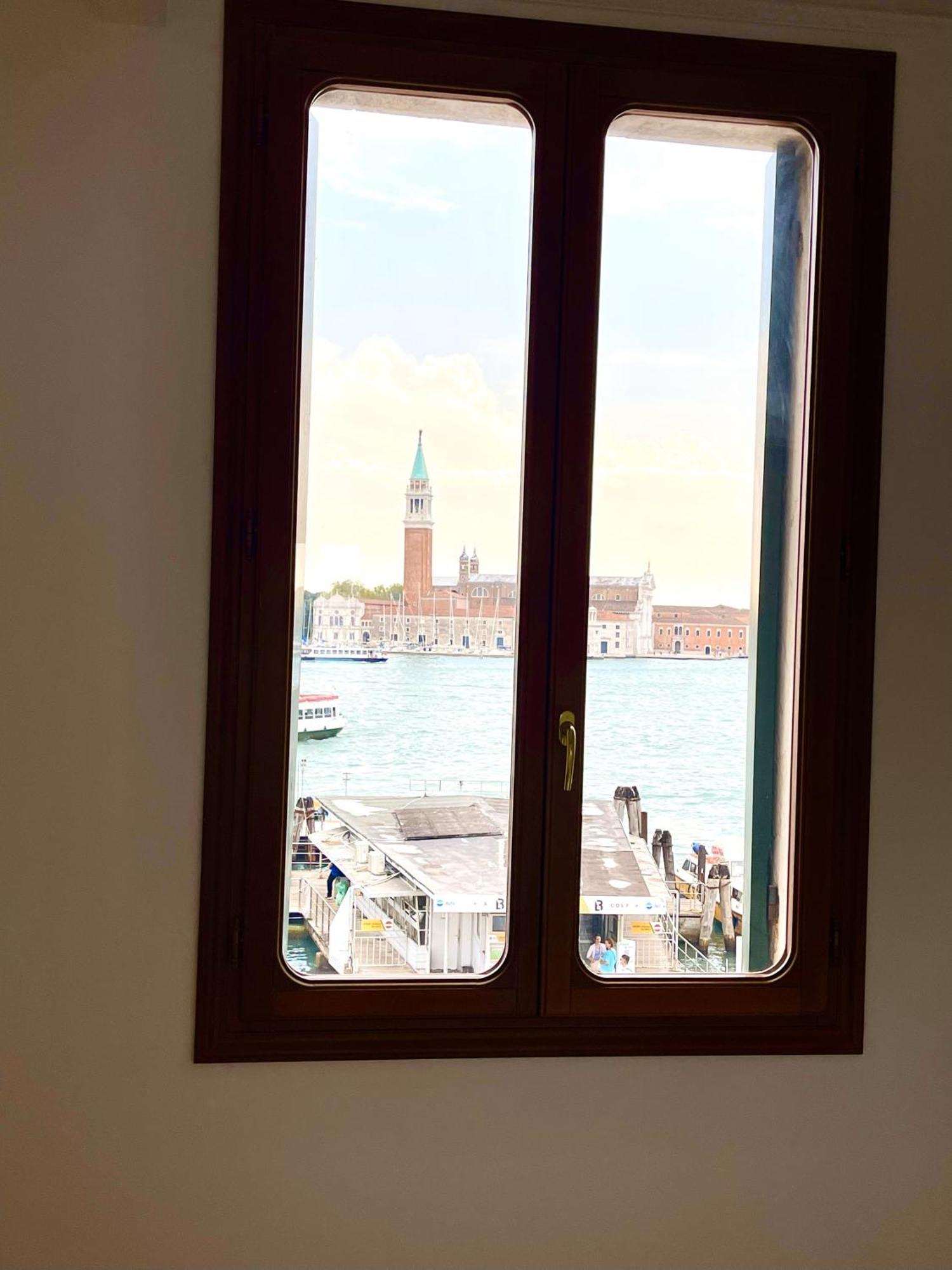 The B Collection - San Marco Riva Schiavoni Apartment Венеция Екстериор снимка