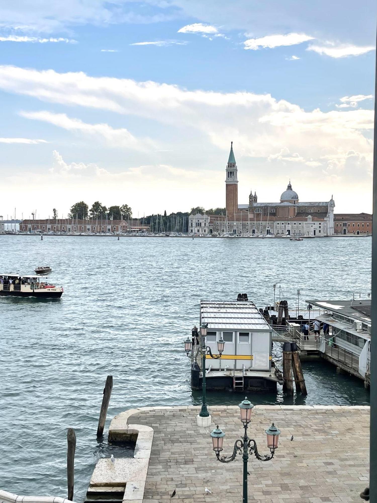 The B Collection - San Marco Riva Schiavoni Apartment Венеция Екстериор снимка