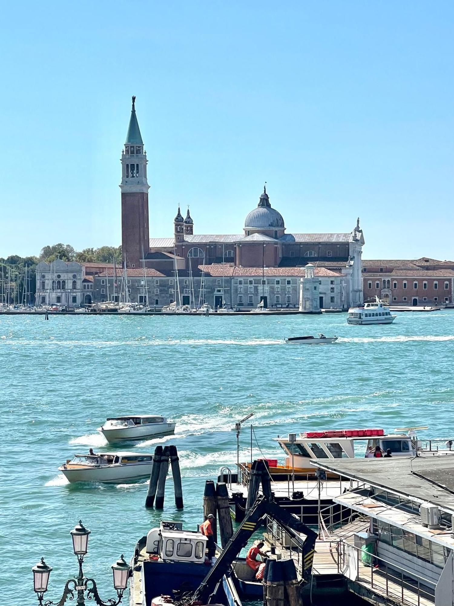 The B Collection - San Marco Riva Schiavoni Apartment Венеция Екстериор снимка